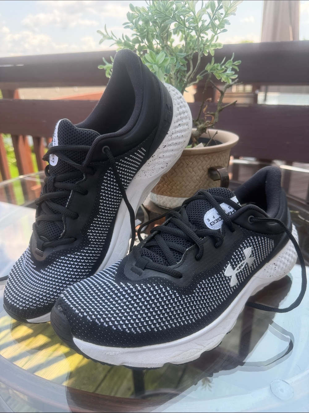 Under Armour Black and White Knit Running Shoes, excellent condition!